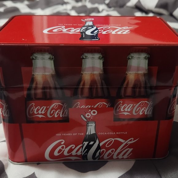 Coca Cola recipe tin with recipes - Picture 1 of 2